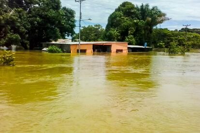 Unas 5.500 personas permanecen en refugios adecuados por el Gobierno en escuelas, informó el jueves en Caracas el ministro de Comunicación, Jorge Rodríguez.