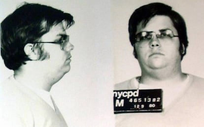 Primera fotografía de la ficha policial de Mark David Chapman (asesino de Lennon). Tenía 25 años.