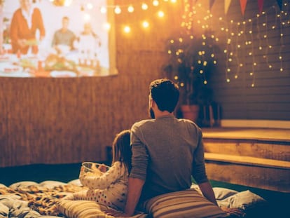Las mejores ofertas para montar un cine de verano en casa con pantallas, proyectores y otros artículos