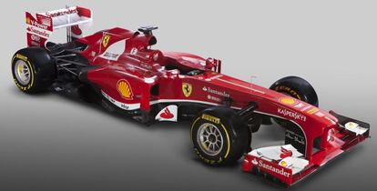 Imagen lateral del F138 presentado por Ferrari.