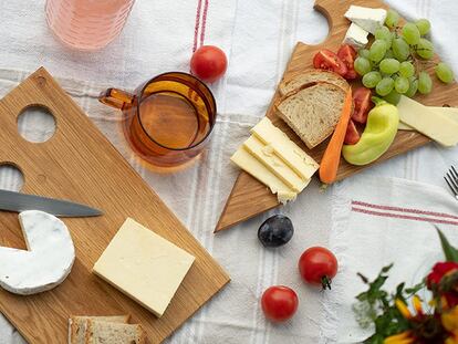 Compartimos una serie de productos para preparar y servir los aperitivos en las fechas navideñas.