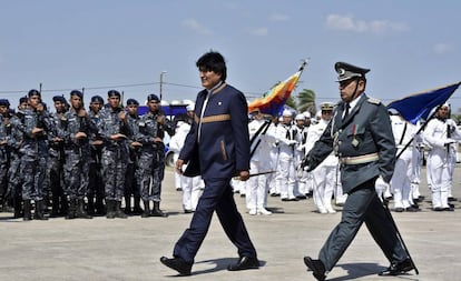 Evo Morales durante la inauguraci&oacute;n de la escuela Juan Jos&eacute; Torres.