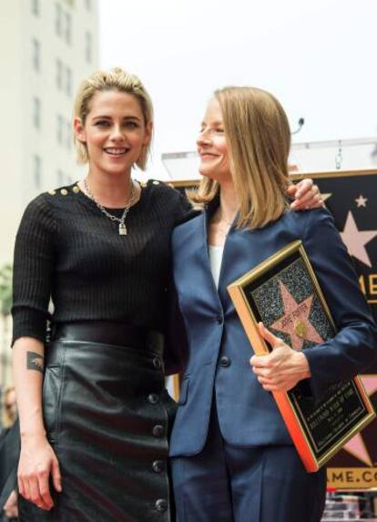 Kristen Stewart y, a la derecha, Jodie Foster.