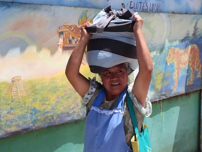 Mujer trabajadora en El Salvador.