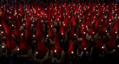 Penitentes durante la Semana Santa en Zamora.