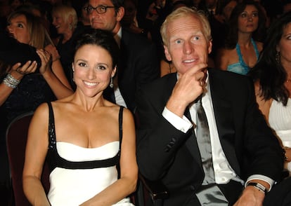 Julia Louis-Dreyfus e Brad Hall