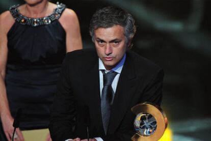 Mourinho tras recoger el galardón de mejor entrenador de 2010.