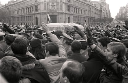 El entierro del gobernador militar de Madrid, el general Constantino Ortín, asesinado el 3 de enero de 1979 a la puerta de su domicilio, se transformó en una manifestación contra el sistema democrático, el Gobierno y las magistraturas del Estado en la que participaron algunos jefes y oficiales de las Fuerzas Armadas.