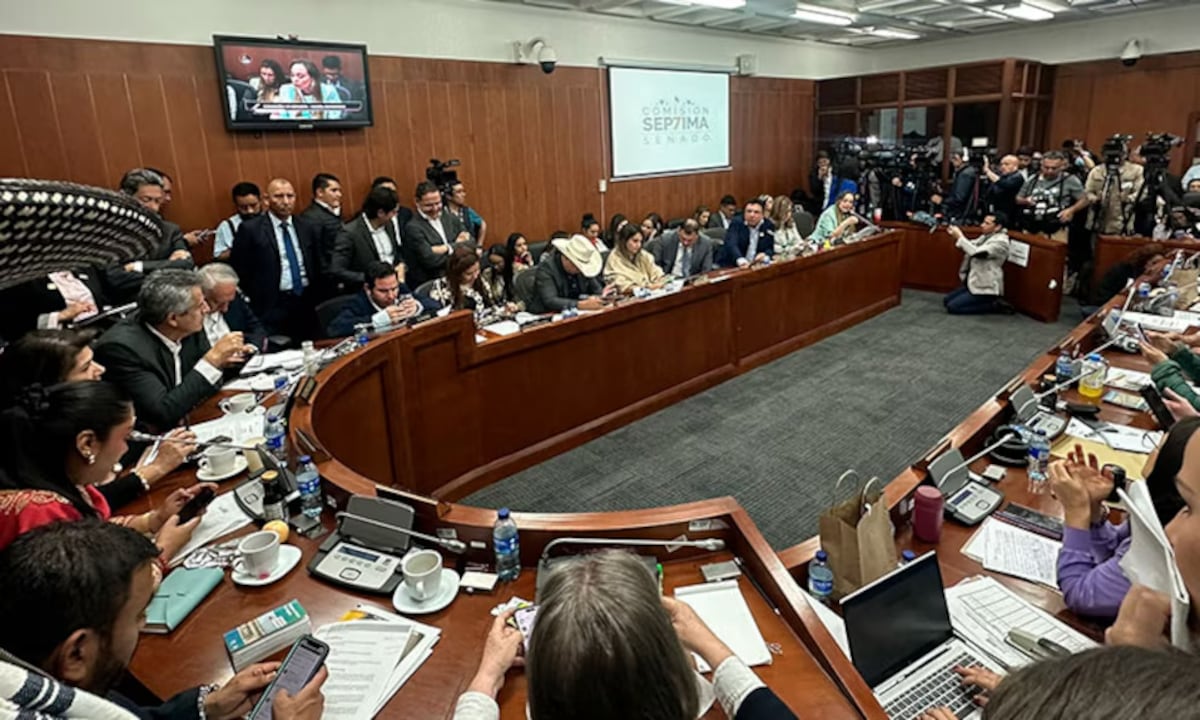 Colombian Senate Halts Health Reform Amid Funding Concerns, Striking Blow to Petro