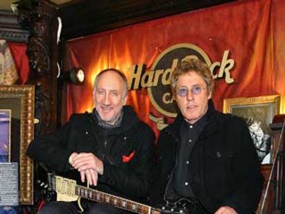 Pete Townshend y Roger Daltrey, dos de los miembros que sobrevivieron del grupo The Who, en una rueda de prensa en el Hard Rock Cafe en Londres.
