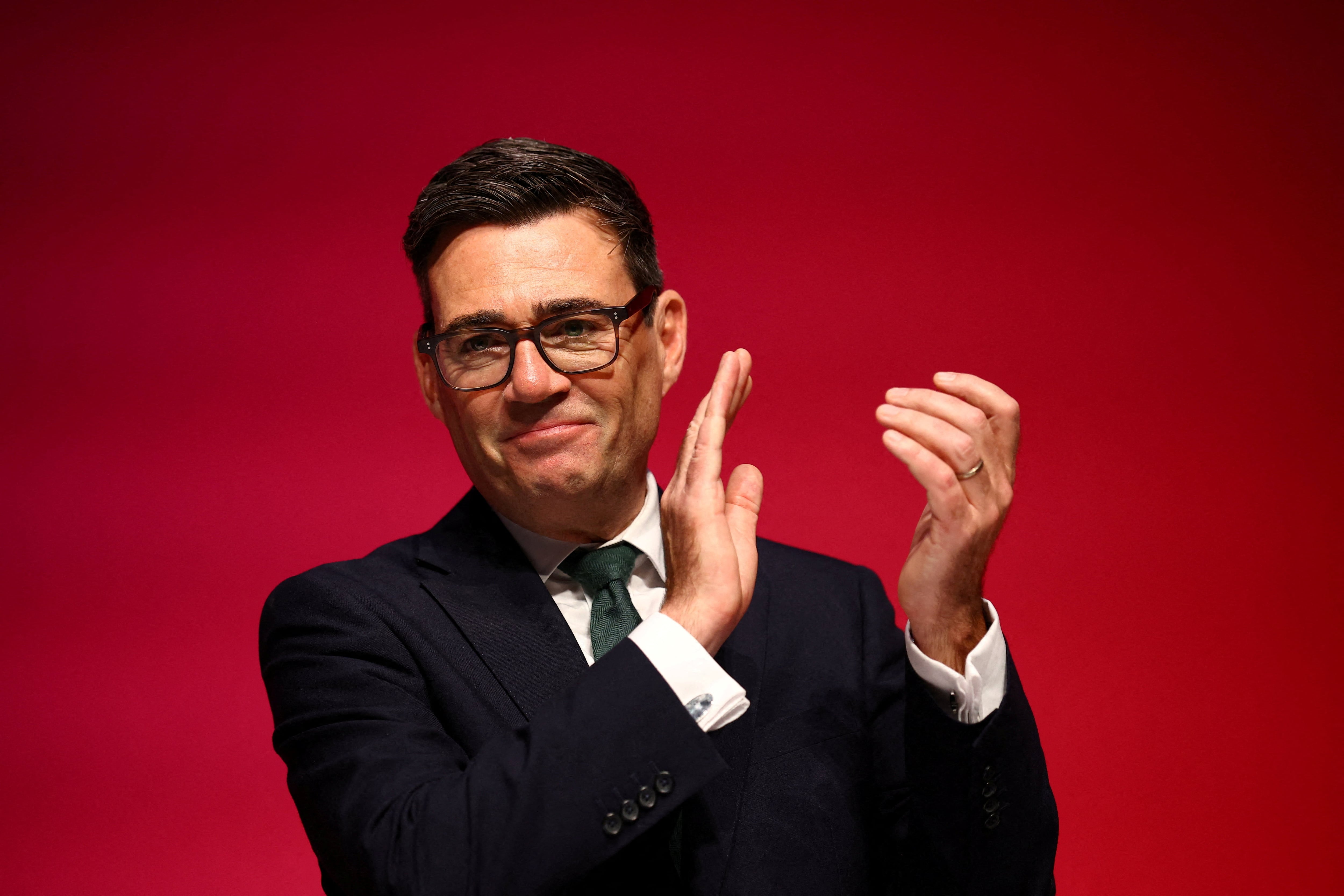 Burnham rompe el tabú