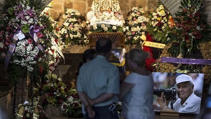 Capilla ardiente del fotógrafo Canito en la plaza de toros de Valencia.