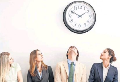 Estar a disposición del cliente dificulta que los abogados se ciñan a un horario laboral fijo.