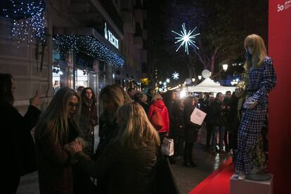La Shopping Night al passeig de Gràcia de Barcelona.