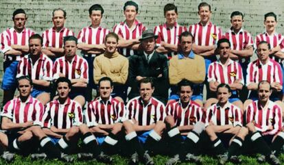 La plantilla del Atlético de Madrid que logró el primer puesto en el campeonato en los años cuarenta.