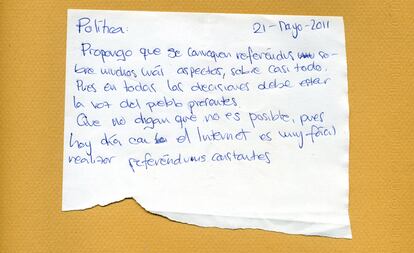 Política. Propongo que se convoquen referéndum sobre muchos más aspectos, sobre casi todo. Pues en todas las decisiones debe de estar la voz del pueblo presente. Que no digan que no es posible, pues hoy día con Internet es muy fácil realizar referéndum constantes.