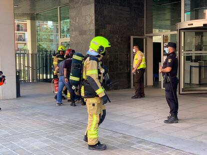 Desalojada la Torre 3 de la Ciudad Administrativa 9 d'Octubre de Valencia por un incendio.