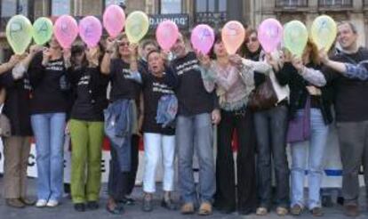 Trabajadores de la Administración de Justicia del País Vasco durante una concentraciónante la sede de Eusko Alkartasuna en Bilbao. EFE/Archivo