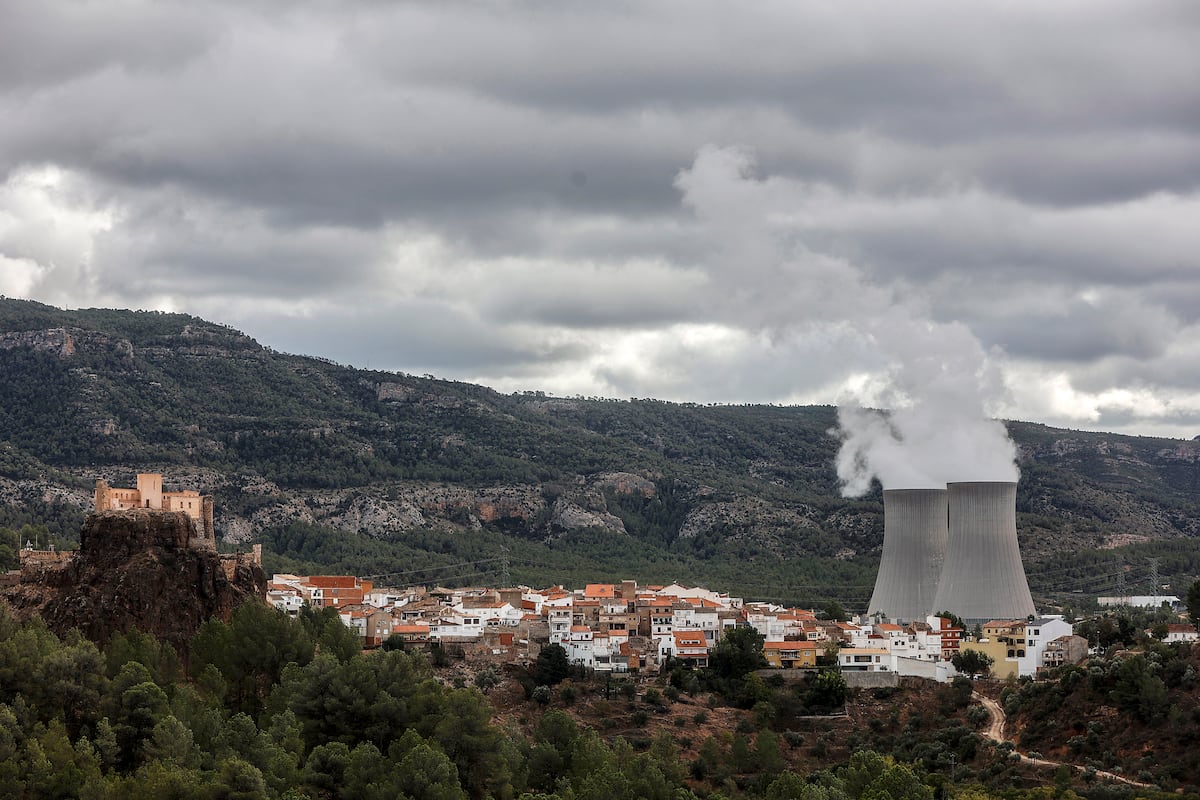 Descanso en el balneario de Cofrentes, entre un volcán y una nuclear