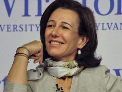 Ana Bot&iacute;n, presidenta del Banco Santander, en un acto de 2010. 