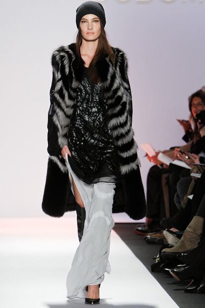 BCBG  Max Azria se rinde al estilo oversize