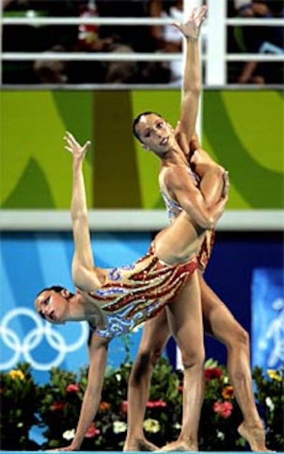 Mengual y Tirados, en el inicio de la coreografía de hoy.