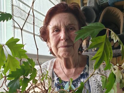 La Abuela Carmen de Fuencarral con una de sus plantas