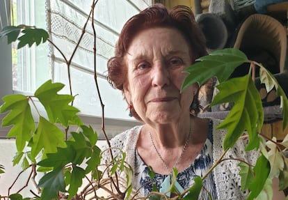 La Abuela Carmen de Fuencarral con una de sus plantas