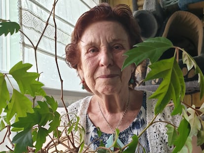 La Abuela Carmen de Fuencarral con una de sus plantas