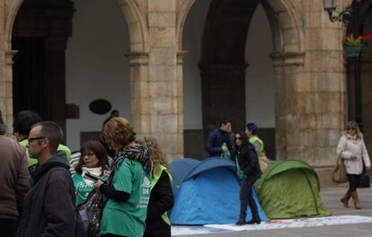 Acampada de la Plataforma de Afectados por la Hipoteca en Castell&oacute;n.