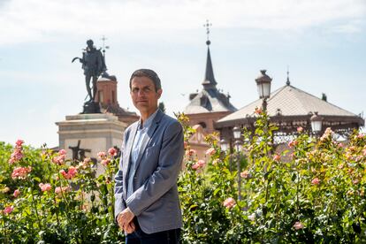 Javier Rodríguez Palacios, en la plaza de Cervantes.