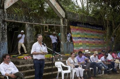 Sergio Jaramillo, Alto Comisionado para la Paz, en el acto de perdón de las FARC a la población en Bojayá, al oeste de Chocó (Colombia)