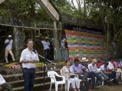 Sergio Jaramillo, Alto Comisionado para la Paz, en el acto de perdón de las FARC a la población en Bojayá, al oeste de Chocó (Colombia)