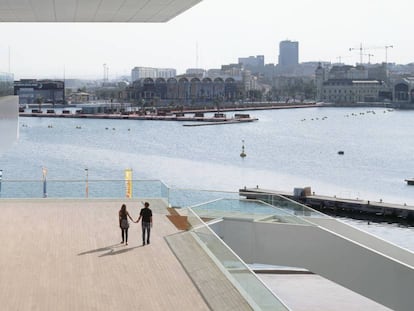 La Marina de Valencia, vista desde una de las terrazas del edificio Veles e Vents, de David Chipperfield. 