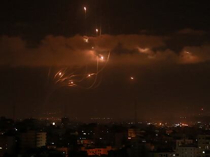 La Cúpula de Hierro intercepta cohetes lanzados desde Gaza hacia Israel, el pasado abril.