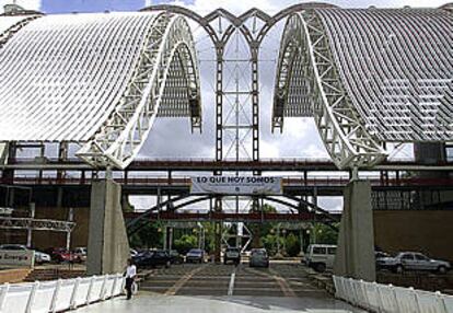 Pabellón del Futuro, uno de los tres abiertos en La Cartuja para conmemorar el 10º aniversario de la Exposición Universal de Sevilla.