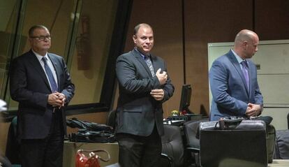 David March, Thomas Gaffney y Joseph Walsh, los tres policías de Chicago absueltos hoy.