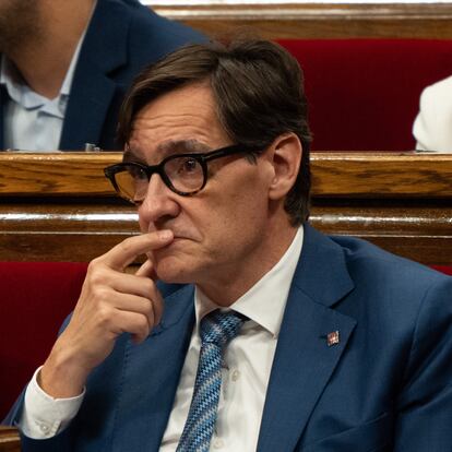 Plenary session at the Parliament of Catalonia to appoint regional senators, amid negotiations to form a government in Catalonia, where there are rumors of a pact between PSC and Esquerra to invest Salvador Illa as president.
Pleno en el Parlamento de Cataluña para designar a los senadores autonómicos, en medio de las negociaciones para formar gobierno en Cataluña, donde se rumorea un pacto entre PSC y Esquerra para investir a Salvador Illa como presidente.
in the pic: salvador illa
News politics -Barcelona, Spain
Thursday, July 25, 2024 (Photo by Eric Renom/LaPresse)