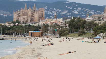 A beach in Palma de Mallorca on the first day of Phase 2 of the deescalation plan.