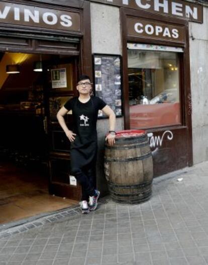 El cocinero Jongping Zhang, en la puerta de Soy Kitchen.