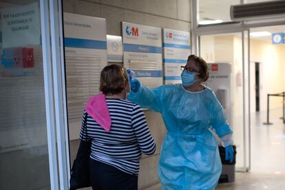 Control de temperatura en un centro de salud de Usera (Madrid) el pasado 18 de septiembre.