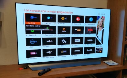 Pantalla de sintonización de canales de un televisor.