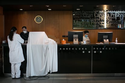 La recepción del hotel Barcelona Princess, el 10 de abril.
