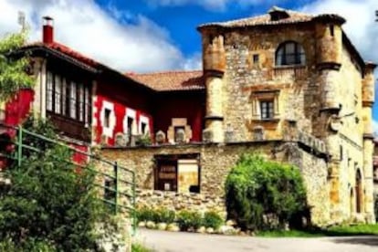 Posada Torre-Palacio de los Alvarado, en El Ribero (Burgos).