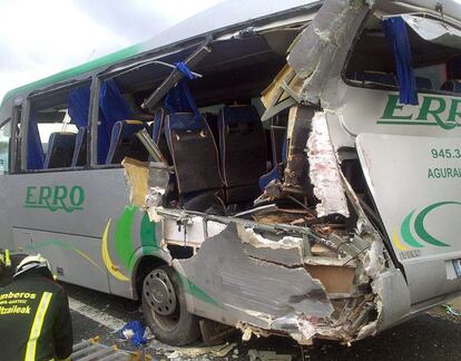 Accidente de autob&uacute;s ocurrido en Arrazua-Ubarrundia (&Aacute;lava).