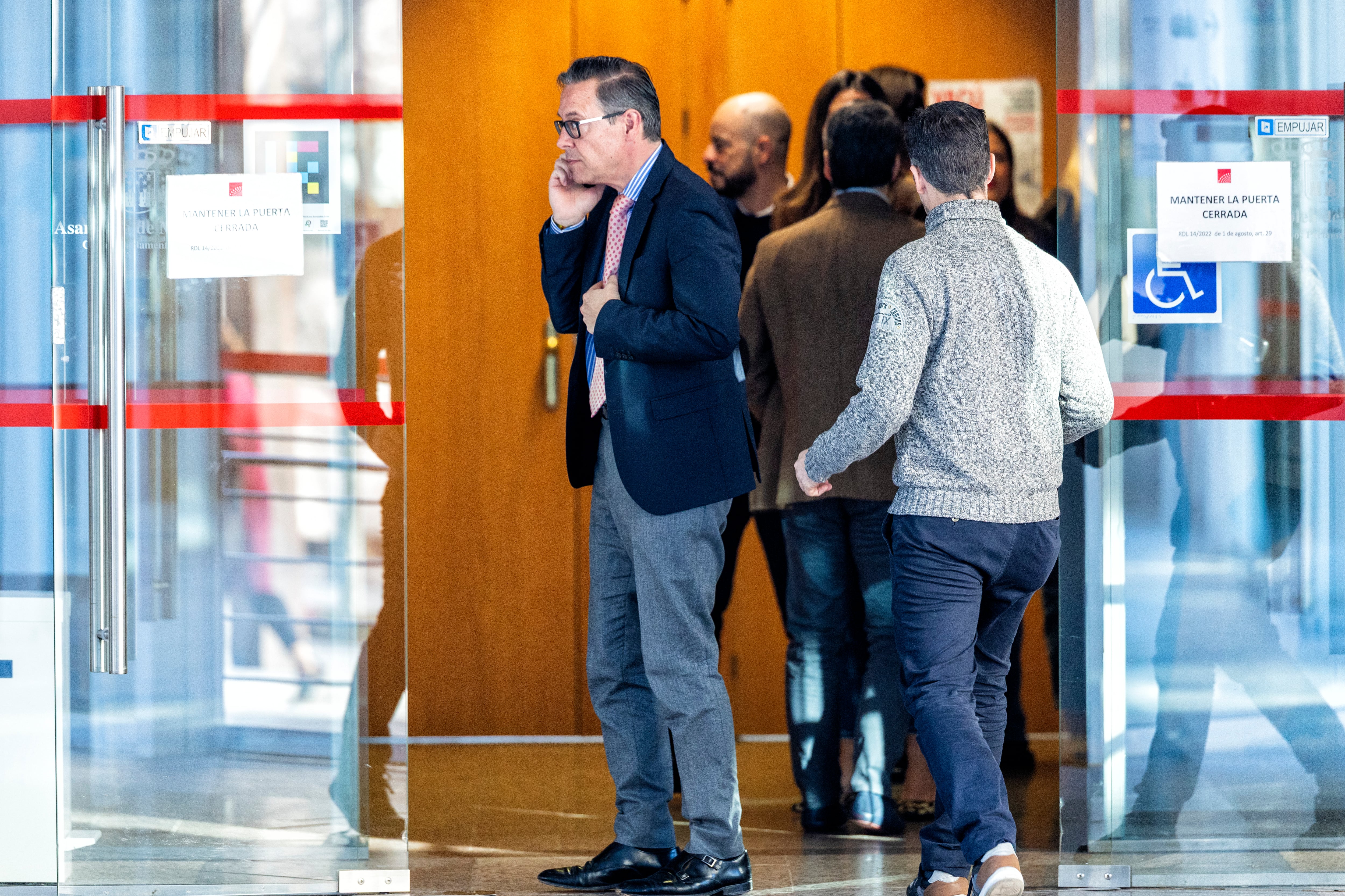 Alfonso Serrano en la sesión de control en la Asamblea de Madrid, el pasado 19 de febrero.