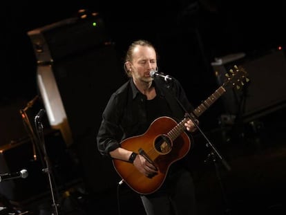 Thom Yorke, líder de Radiohead, em um show em Paris, em 4 de dezembro de 2015.