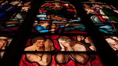 Una vidriera en la colegiata de Notre-Dame, en Dole (Francia).