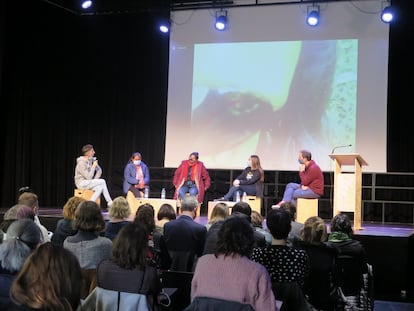 Un ponente interviene durante el acto de inauguración del primer Fórum Internacional Youth Act!, el lunes 22, en Barcelona. / Consejo de la Juventud de Barcelona