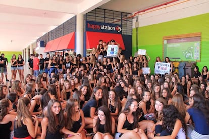 Protesto na escola Colégio Anchieta, de Porto Alegre.